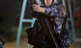 《女兵突击》在线观看,热血青春，铁血铸就的女兵传奇